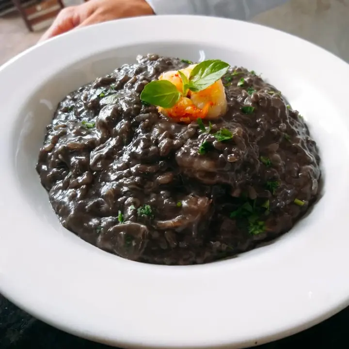 Risotto Al Nero Di Seppia Con Gambas