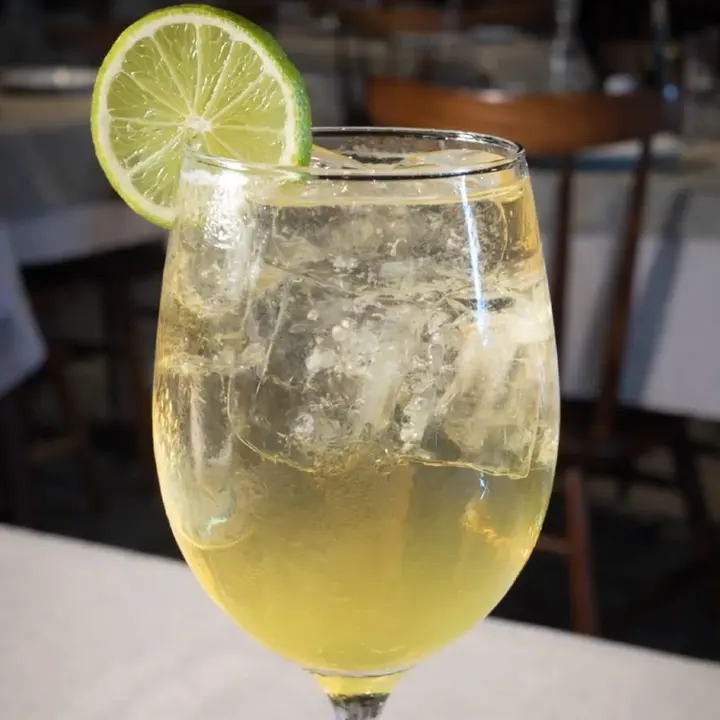 Limoncello Spritz